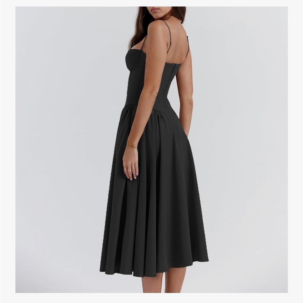 Elegant Black Corset style Midi Dress
XS - Picture 4 of 12
